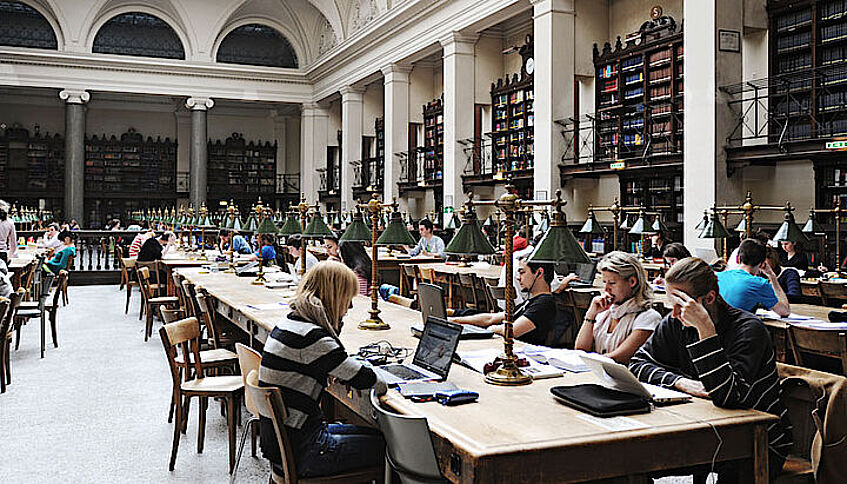 Großer Lesesaal an der Universität Wien.