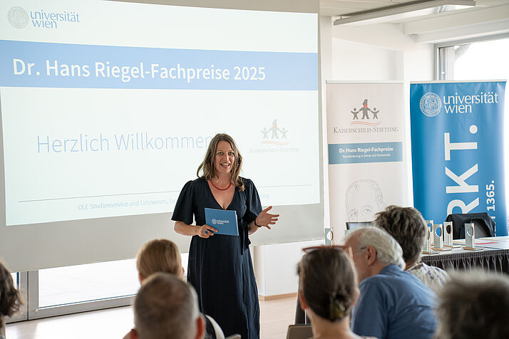 Moderatorin Jasmin Ertl 