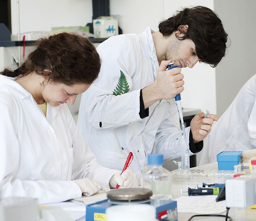 Two students in the laboratory.